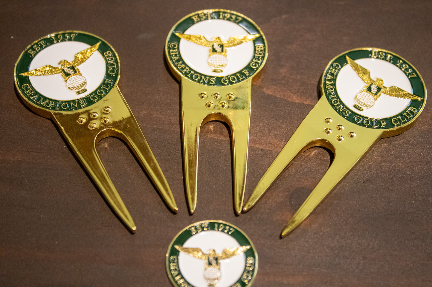 Pitch Fix Divot Repair tool with Champions Golf Club ball marker